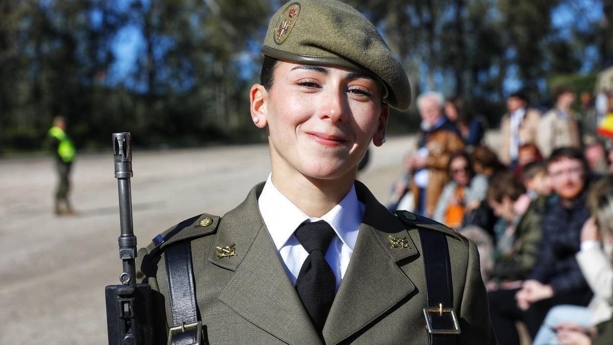 Cristina Torrado, en la jura de bandera en el CEFOT, en Cáceres.