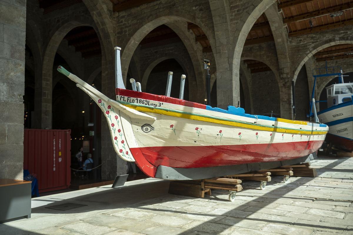 Barcelona. 23.07.2026. Barcelona Barca de Jábega, embarcación de remo tradicional de origen malagueño que cumple cien años y que puede verse en el Museu Marítimo de les Drassanes. Fotografía de Jordi Cotrina