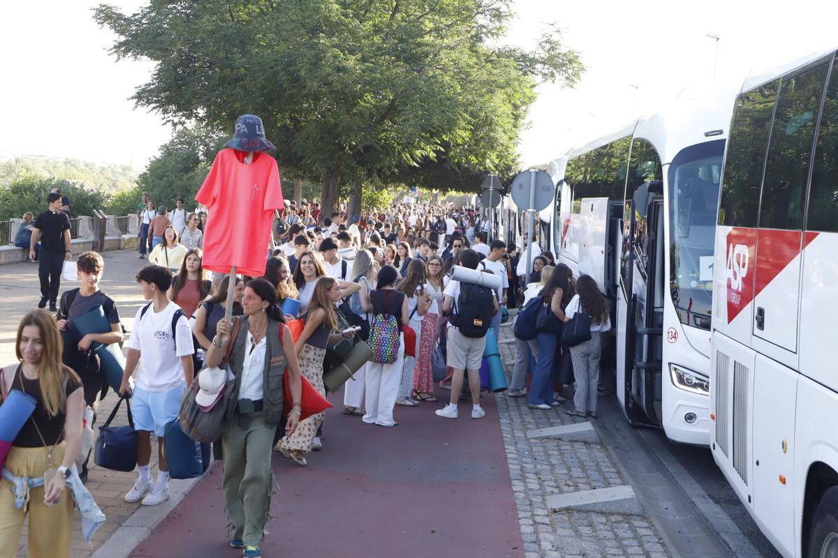 Más de 1.200 jóvenes cordobeses ponen rumbo a Madrid para encontrarse con León XIV