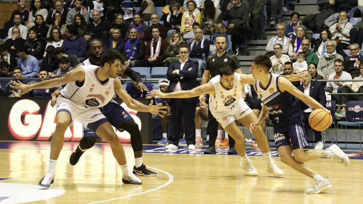 Los obradoiristas Léo Westermann y Felipe dos Anjos durante un partido en Sar.