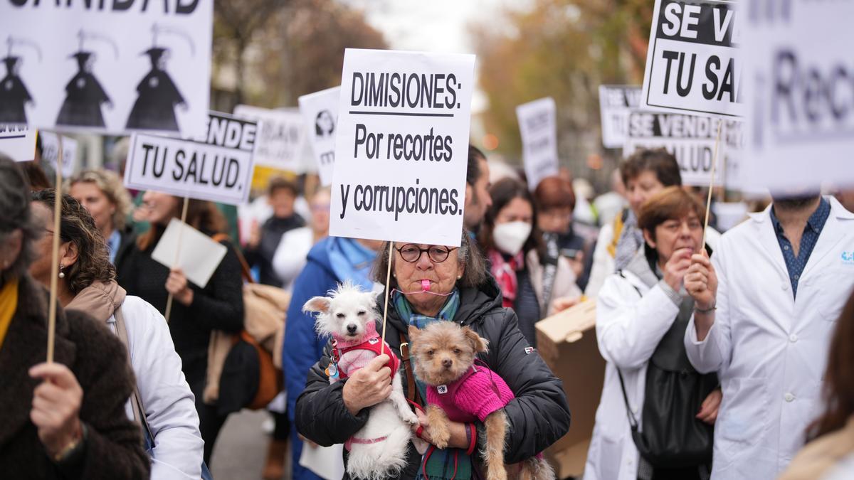 Manifestación en apoyo de la huelga de médicos y pediatras de Atención Primaria