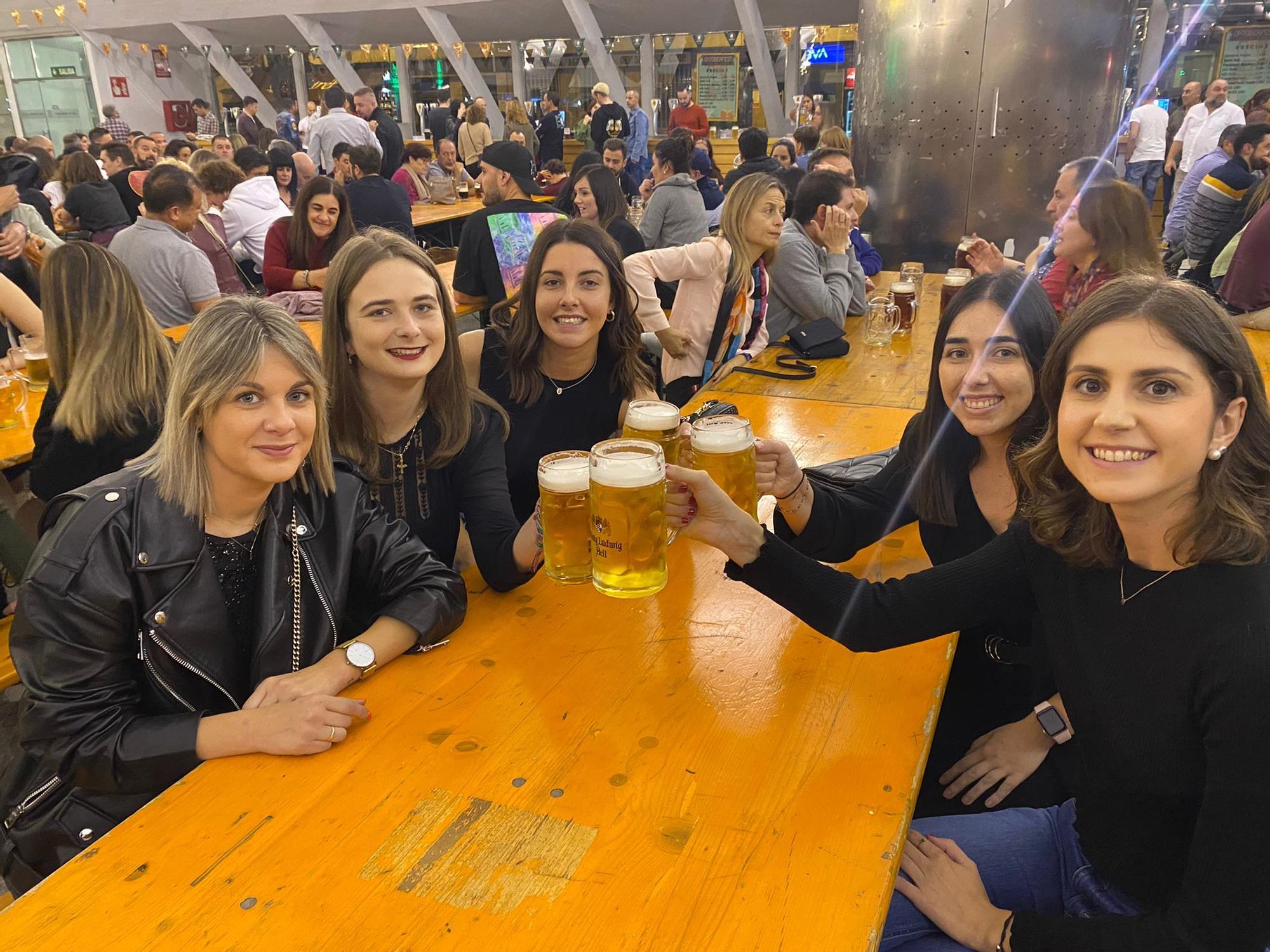 EN IMÁGENES: Así fue la celebración del Oktoberfest en la plaza cubierta de Pola de Siero