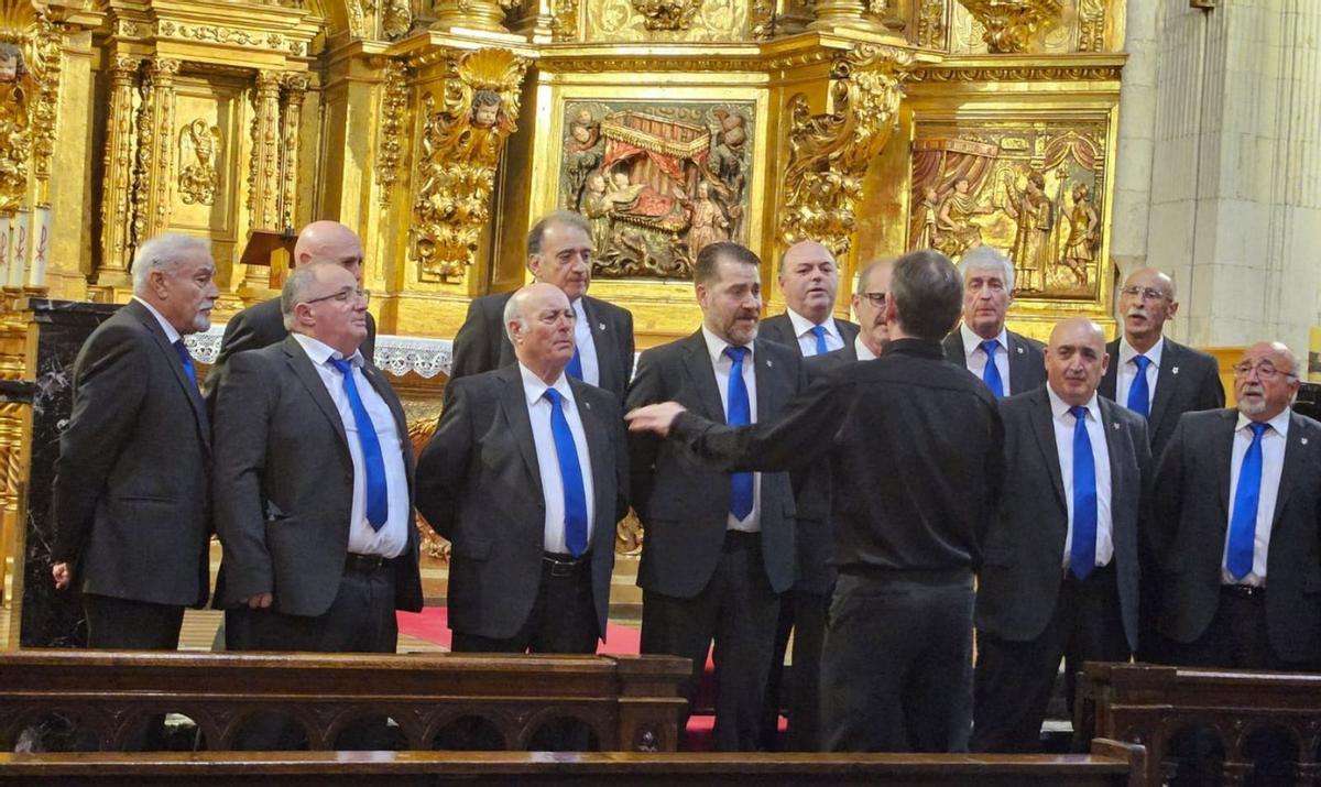 La actuación del coro.