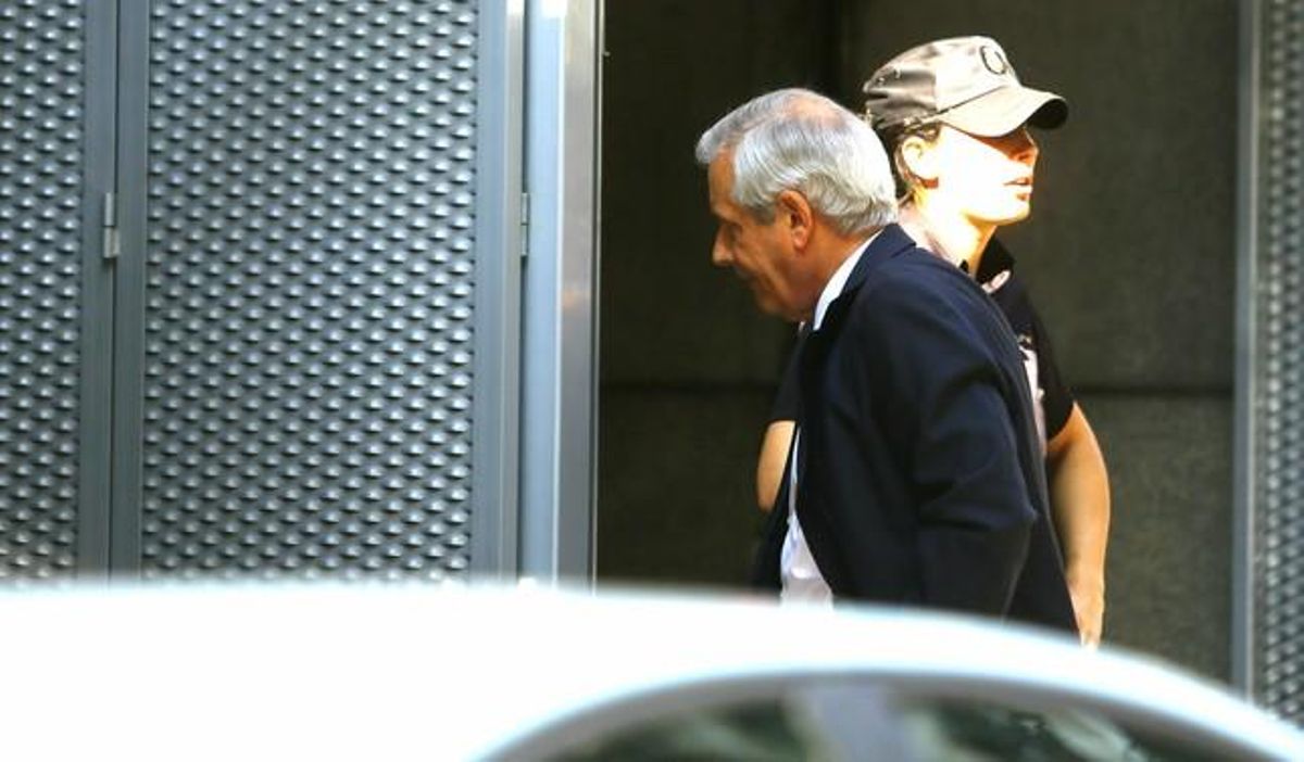 L’advocat de Bárcenas, Javier Gómez de Liaño, arriba a l’Audiència.