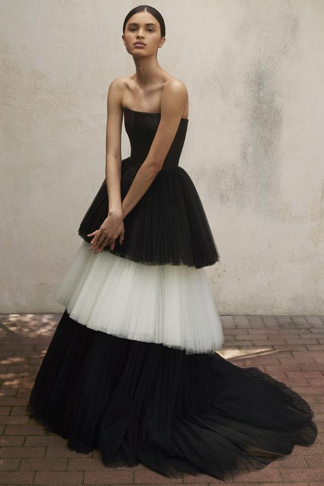 Carolina Herrea Resort 2018: vestido de tul B&N