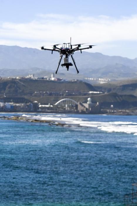 Las Canteras, a vista de dron.