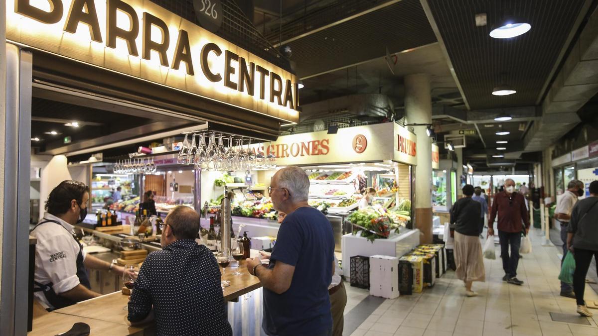 El Mercado cuenta  con media docena de  negocios hosteleros  tras las últimas  aperturas.