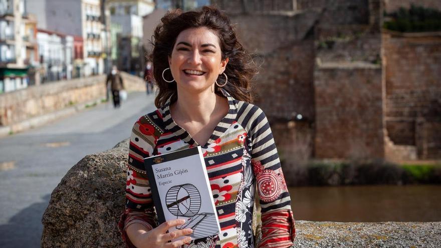 Susana Martín Gijón, en Malpartida de Plasencia por el día del libro