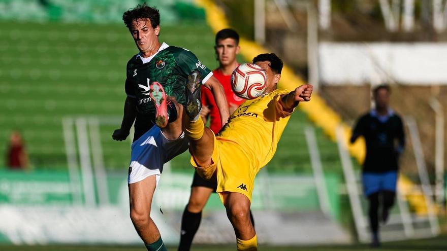 El Cacereño se lleva su trofeo con un golazo de falta de Runy