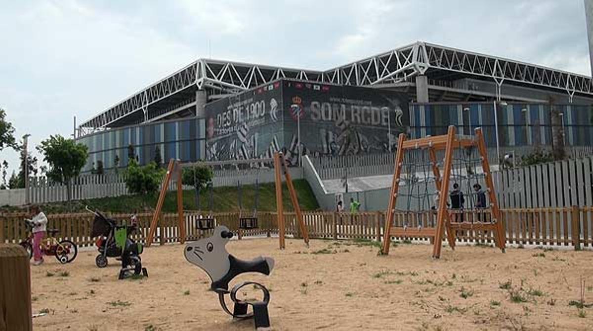 Els veïns del Centre i de Riera, a Cornellà, opinen sobre el seu barri.