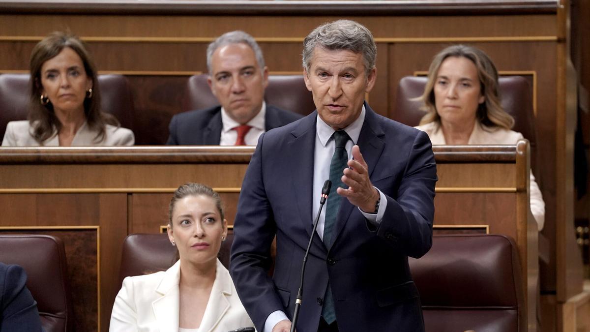 Alberto Núñez Feijóo y Ester Muñoz.