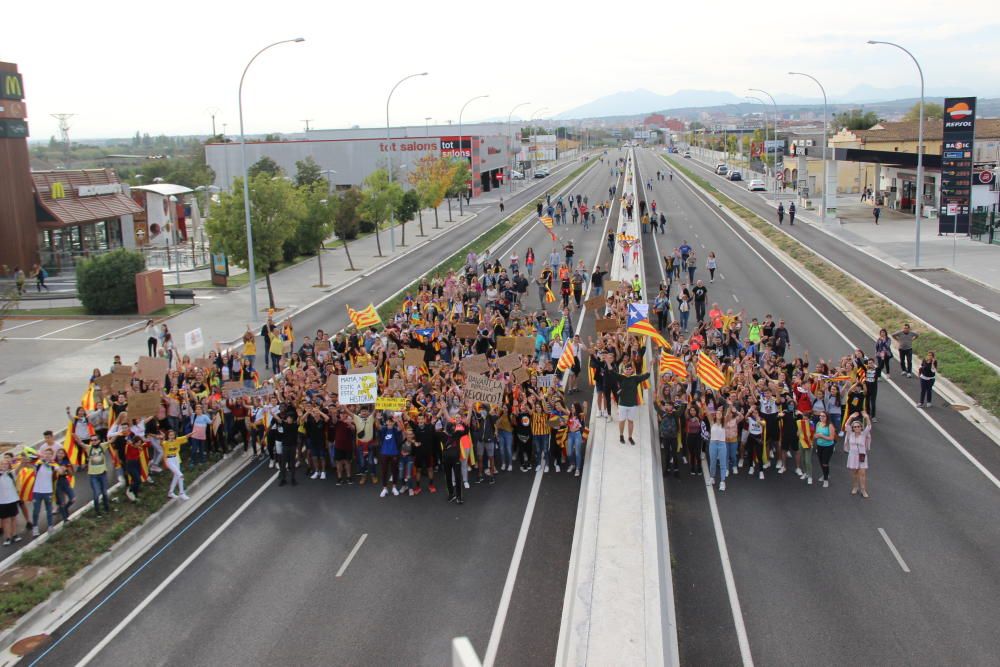 Els joves lideren la tarda de la vaga general