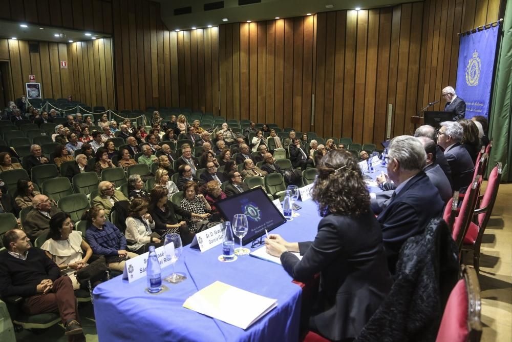 Homaneja a Barthe Aza en el Colegio de Médicos