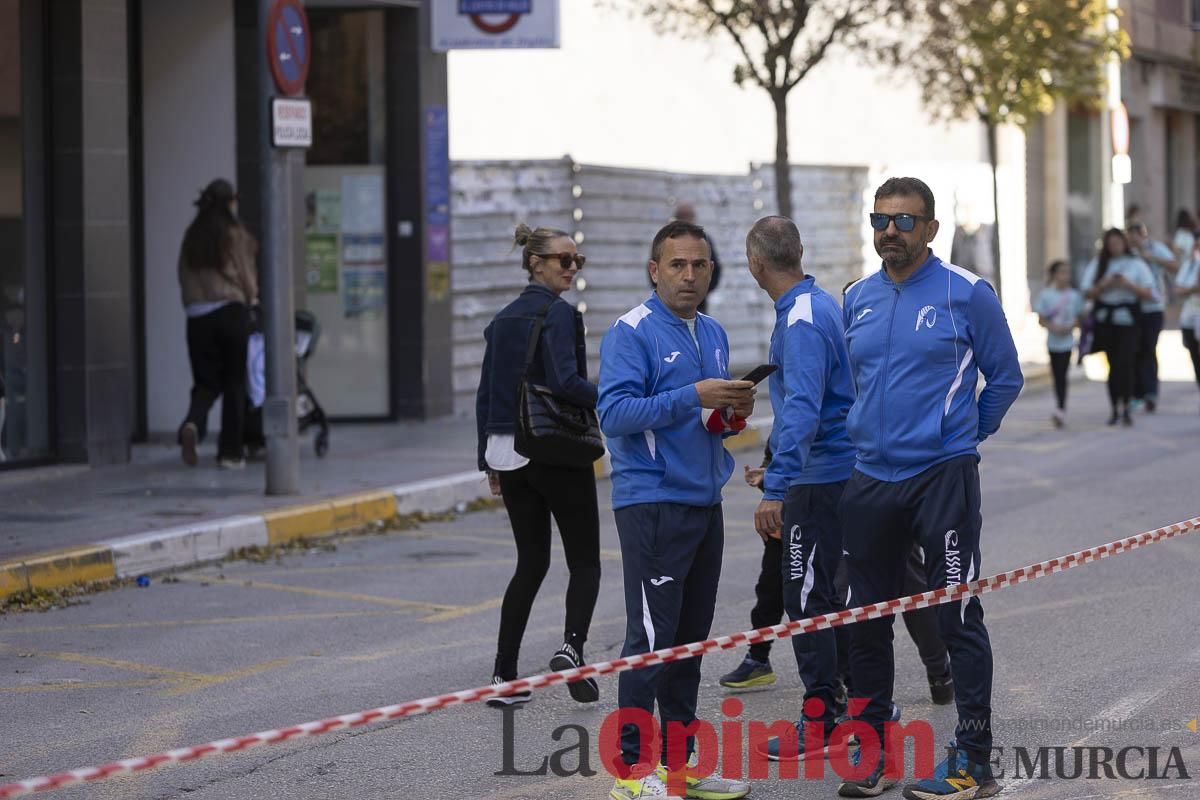 Carrera '10K Assota por ti' en Caravaca (salida y giro primera vuelta)