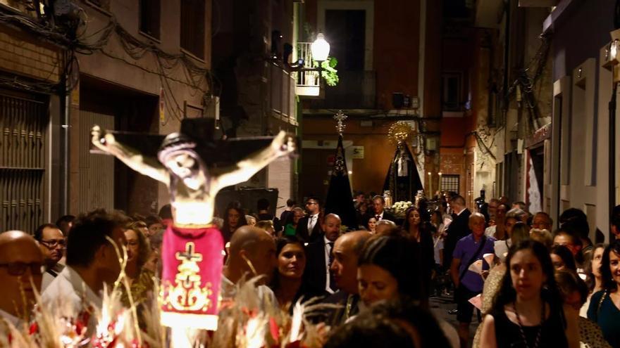 El Cristo de Zalamea y la Virgen de los Dolores procesionan para celebrar 750 años de historia