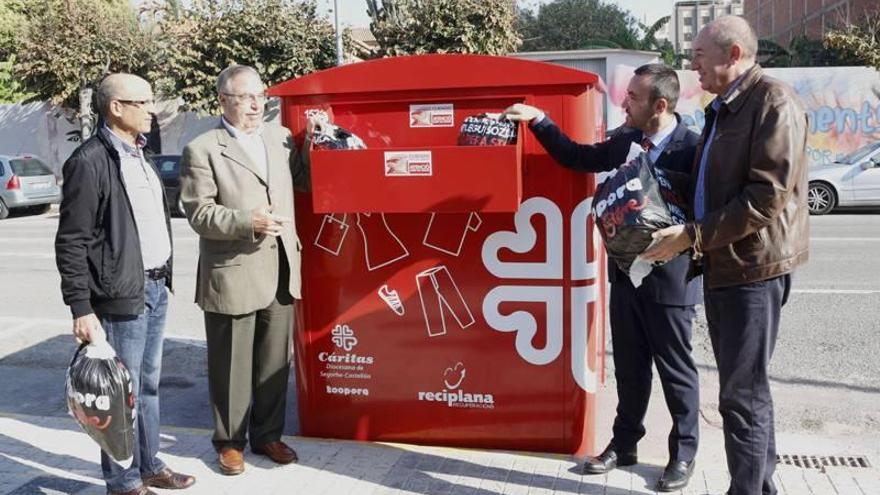 Tots units renueva en Vila-real la red de contenedores de ropa y aumenta su seguridad