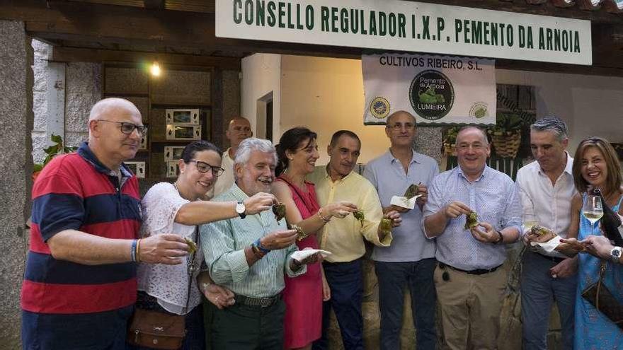 La Festa do Pemento de Arnoia arranca con 2.500 asistentes y 600 kilos del producto