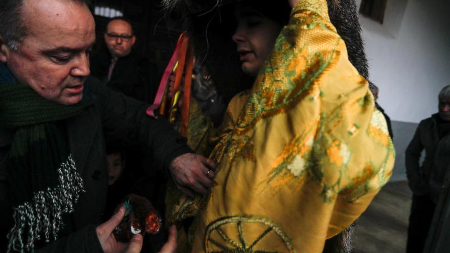 El Zangarrón de Montamarta luce entre la lluvia y el viento