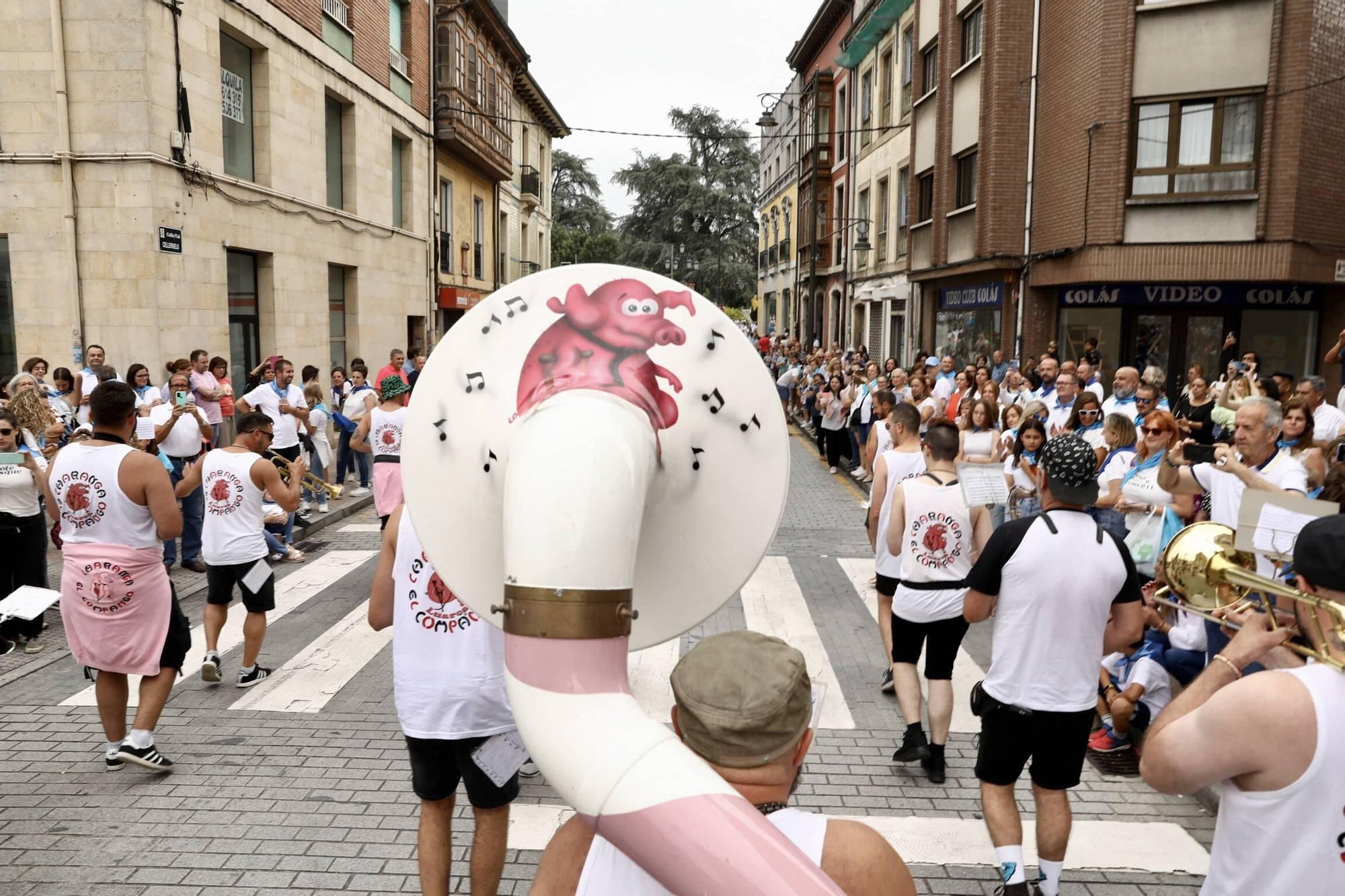 En imágenes: Miles de romeros celebran el Carmín en la Pola