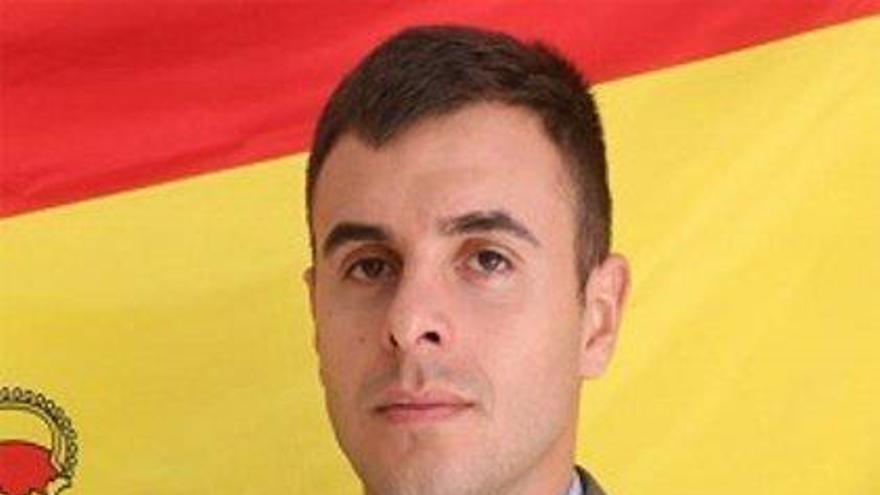 Un legionario salva de morir atragantado al pintor Pérez Indiano en un restaurante de Badajoz