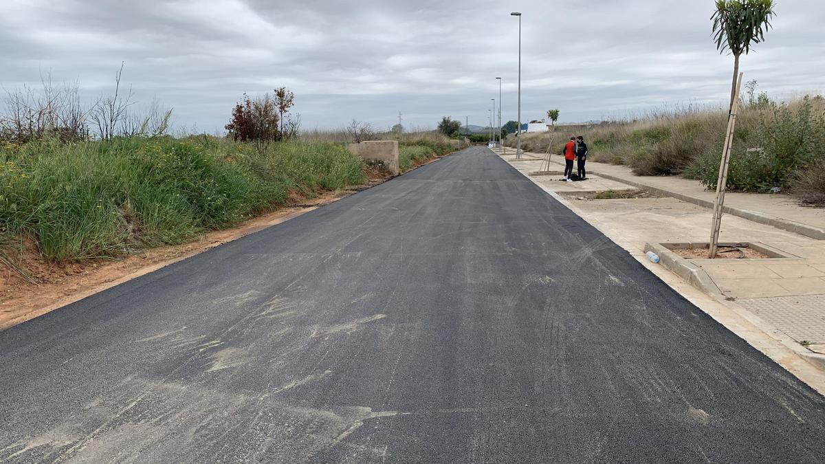 Las calles que conforman el PAI Senda Mitjana de Nules han sido asfaltadas estos días.