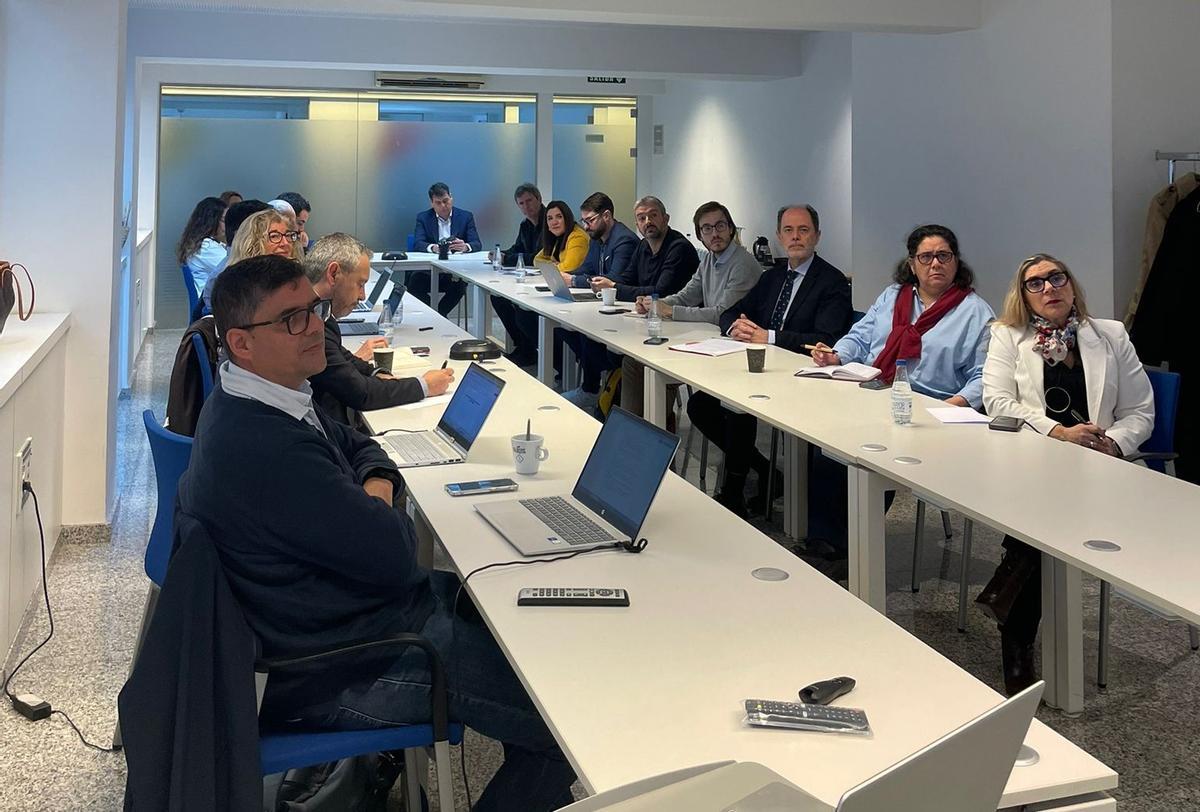 La primera reunión de la mesa provincial de emprendimiento se ha celebrado en CEV Alicante.