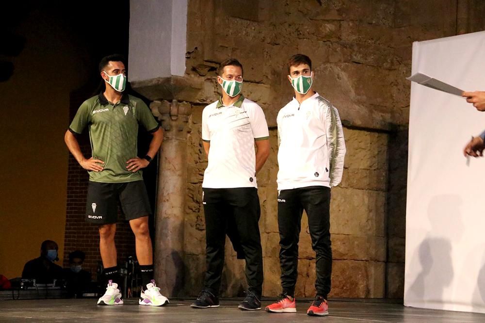 Presentación de las equipaciones del Córdoba CF de la temporada 20-21