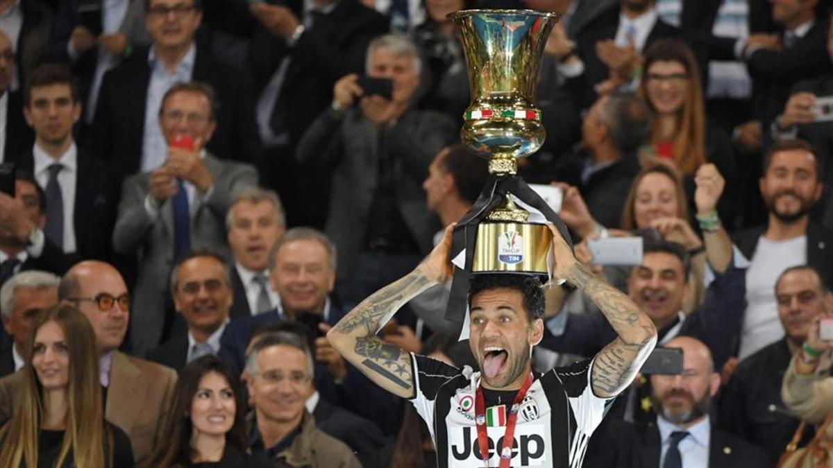 Dani Alves ganó el Scudetto con la Juventus