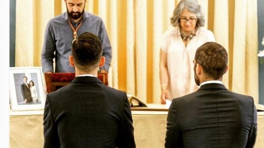 El matrimonio igualitario cumple 20 años: &quot;Íbamos a acabar con la familia y no ha pasado nada&quot;