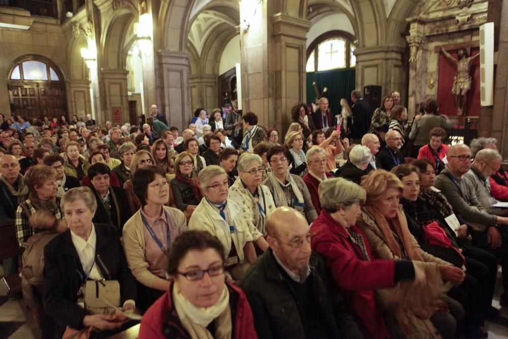 Vigilia en la iglesia de San José en la víspera de la beatificación del fundador del Santo Ángel.