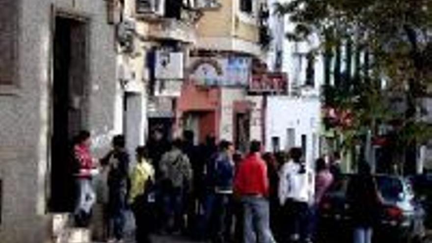 Dos atracadores matan de un tiro al dueño de una tienda en Zafra - El  Periódico Extremadura