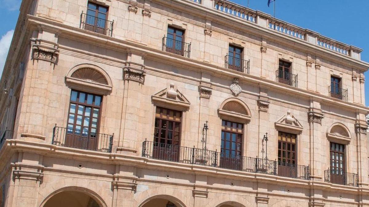Fachada del Ayuntamiento de Castelló.