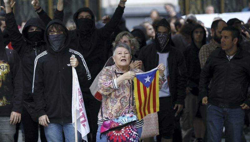 Manifestaciones en Plaza España por el 'procés'