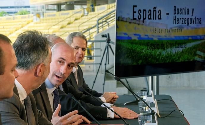 Presentación en rueda de prensa el partido ...