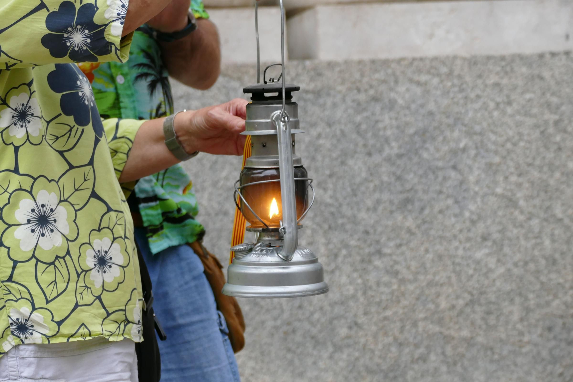 Figueres rep la Flama del Canigó i reparteix la llum de la catalanitat per tota la comarca