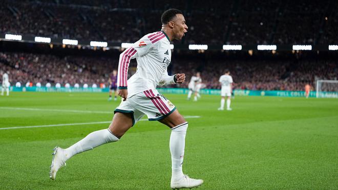 "¿Mañana lo tienes?": el gesto de Mbappé tras el clásico que desata las teorías sobre el Balón de Oro
