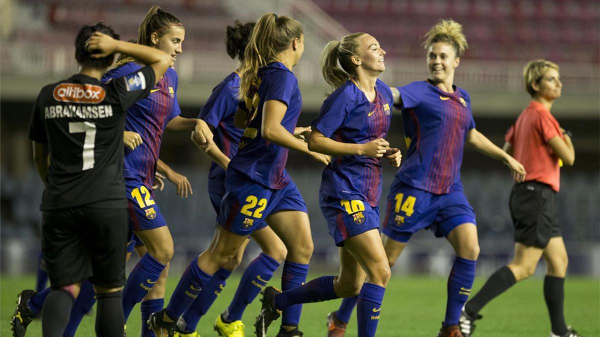 Las jugadoras del FC Barcelona celebrando el segundo gol