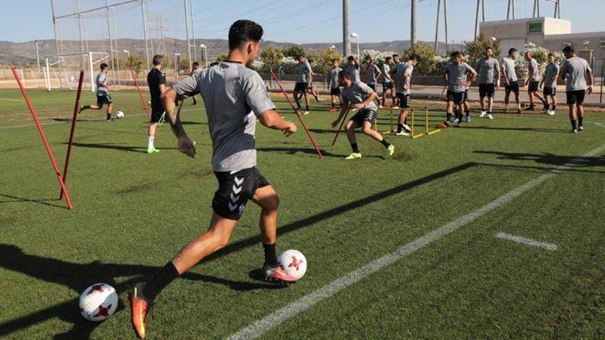 El Castellón inicia la pretemporada con 14 jugadores de la primera plantilla