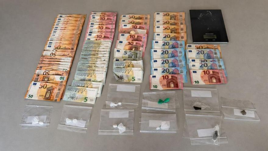 Detenen el propietari d'un bar de Blanes i tres homes més per vendre-hi droga