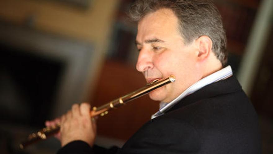 El flautista Claudi Arimany elige a la Sinfónica de la Región para su nuevo disco