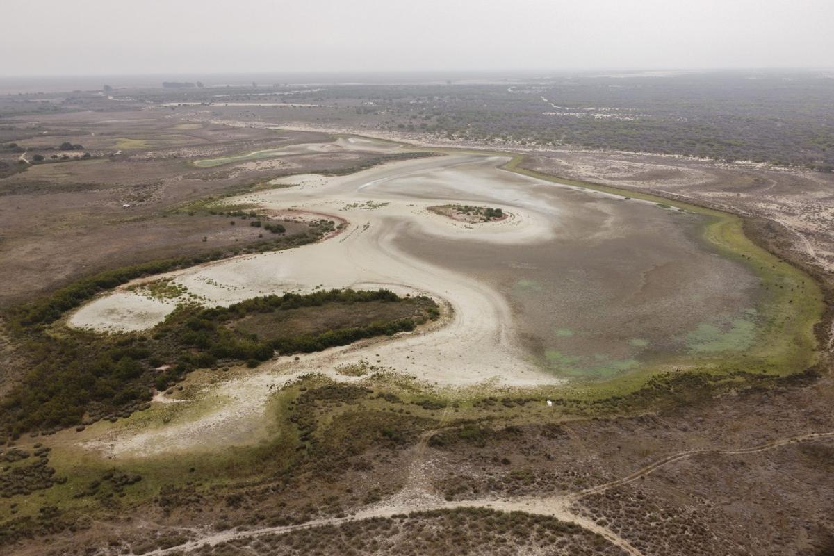 Laguna de Santa Olalla, sin agua, en agosto de 2022.