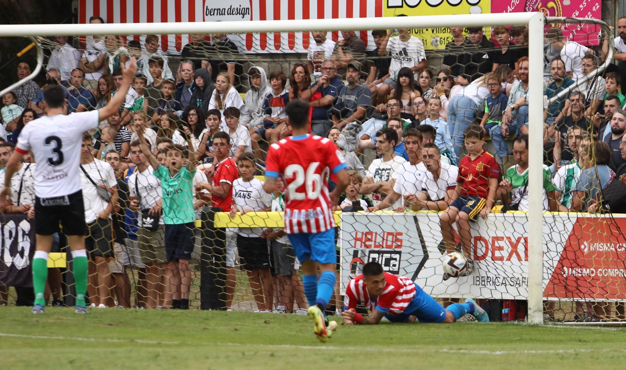 En imágenes: El Sporting vence por 1-0 frente al Racing de Santander en un partido amistoso