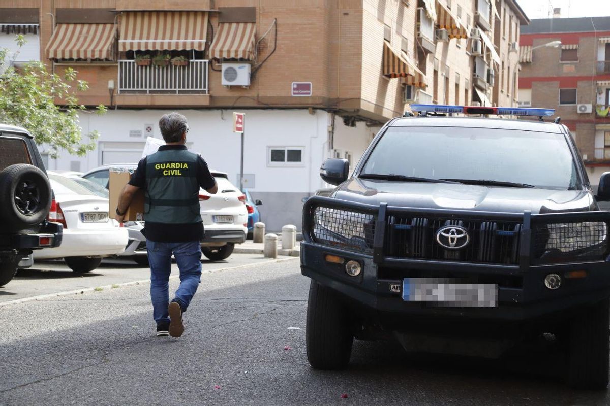 Registros de la Guardia Civil en la zona de avenida de Libia, este miércoles.