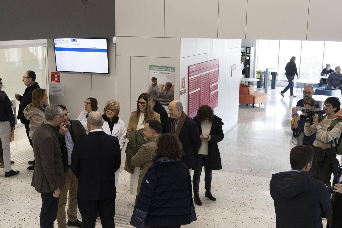 Imagen del interior del hospital de Ontinyent, en una visita institucional.