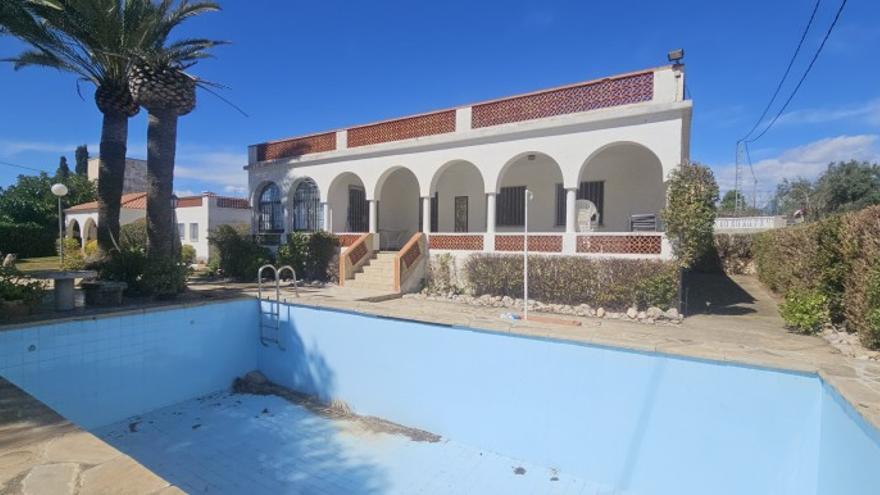 Galería de fotos: Venden casa con piscina en Vinaròs por casi medio millón de euros