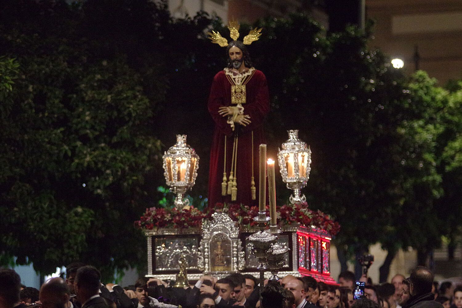 Traslado del Señor del Rescate desde la Basílica de la Victoria tras su triduo cuaresmal