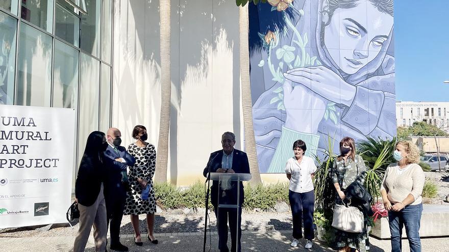 Dos nuevos murales de arte adornan el campus de Teatinos