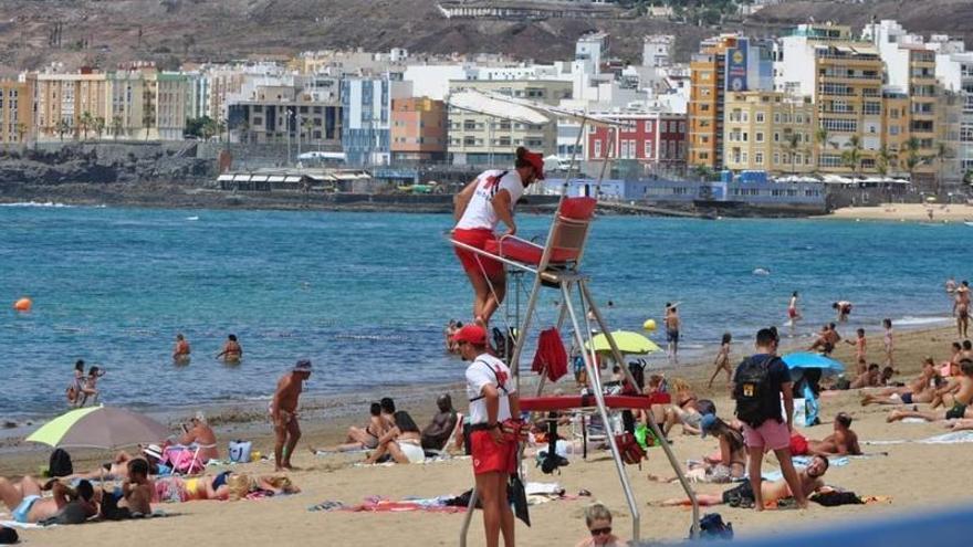 Los socorristas de Las Palmas de Gran Canaria piden negociar para mejorar los sueldos y ampliar plantilla