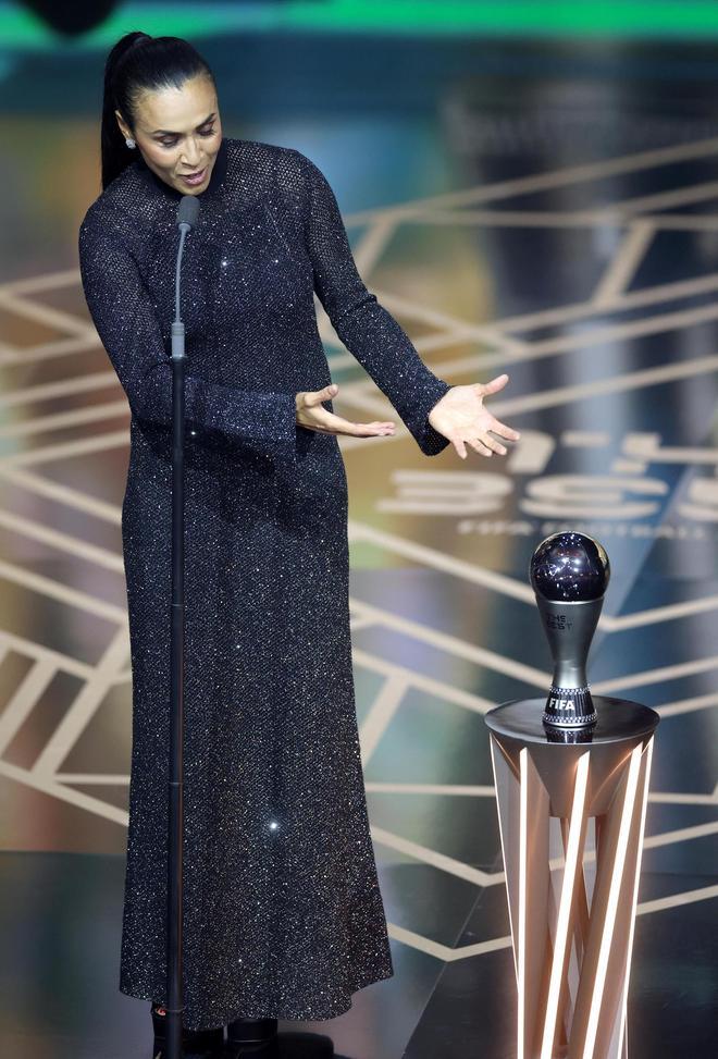 Gala Premios The Best FIFA 2023. Las mejores imágenes de los ganadores. Premio especial de la FIFA para Marta Vieira