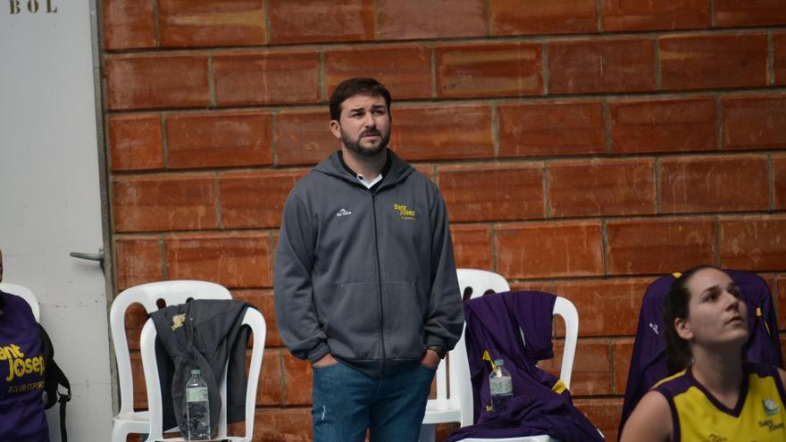 Álex Requeni deja de ser el técnico del Sant Josep